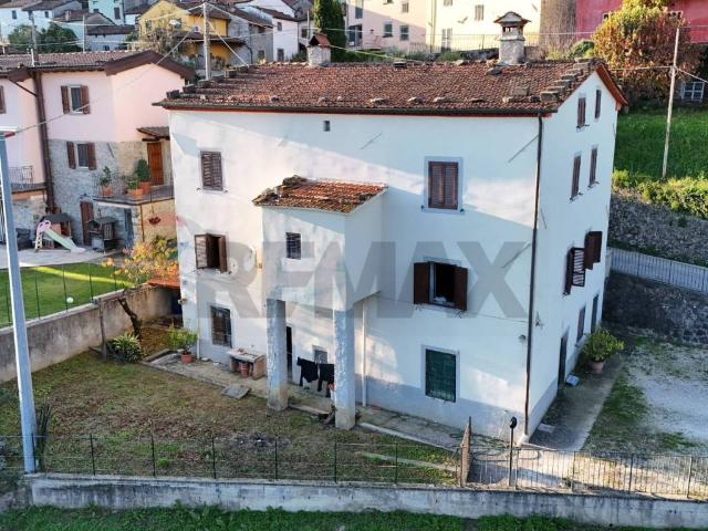 Villa Indipendente in vendita a Unione dei comuni Media Valle del Serchio, Toscana