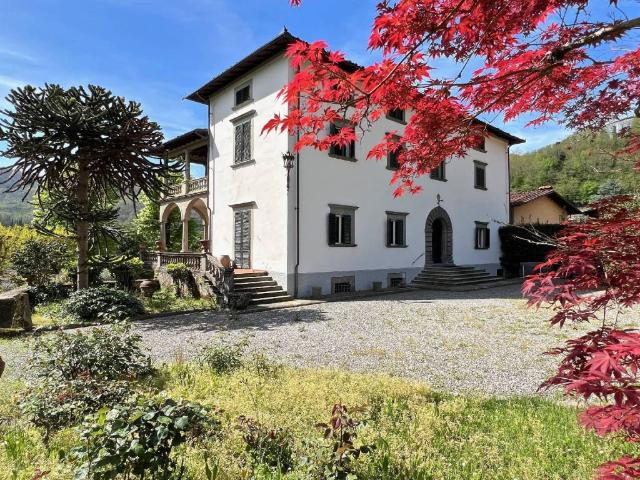 Villa Indipendente in vendita a Unione dei comuni Media Valle del Serchio, Ponte A Serraglio