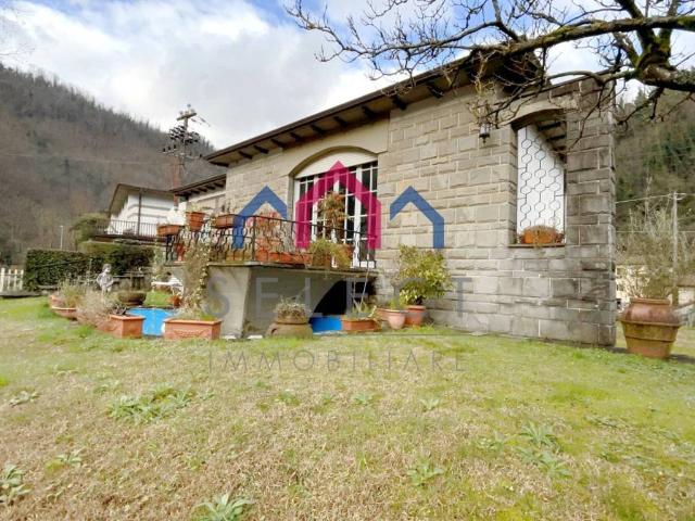 Villa Indipendente in vendita a Unione dei comuni Media Valle del Serchio, Ponte A Serraglio