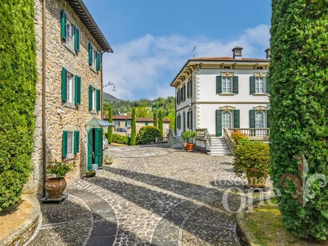 Villa Indipendente in vendita a Unione dei comuni Media Valle del Serchio, Ponte A Serraglio