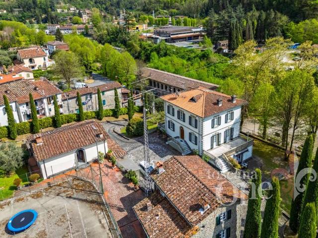 Villa Indipendente in vendita a Unione dei comuni Media Valle del Serchio, Ponte A Serraglio
