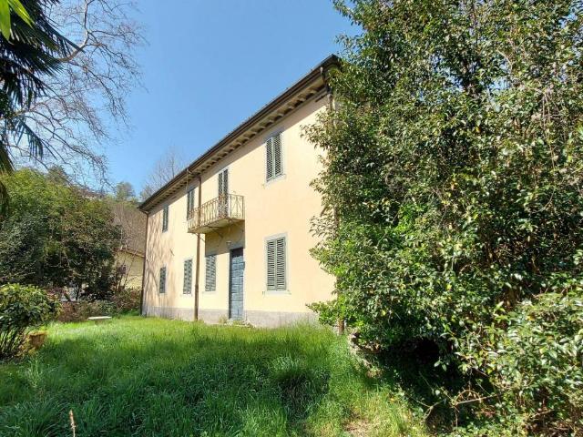 Villa Indipendente in vendita a Unione dei comuni Media Valle del Serchio, Ponte A Serraglio