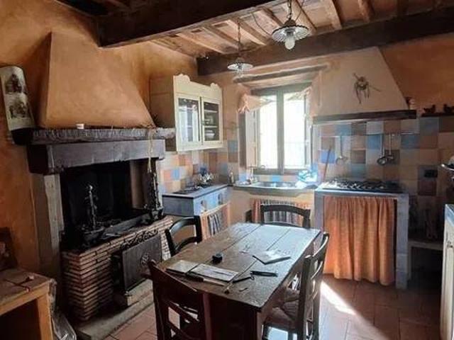 Villa Indipendente in vendita a Unione dei comuni Media Valle del Serchio, Ponte A Serraglio