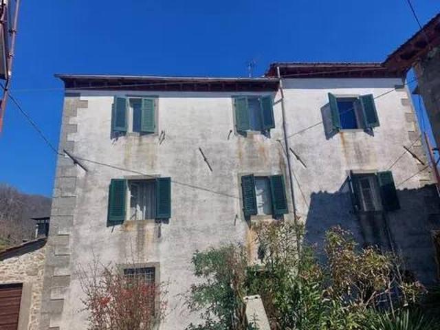 Villa Indipendente in vendita a Unione dei comuni Media Valle del Serchio, Bagni Di Lucca Villa