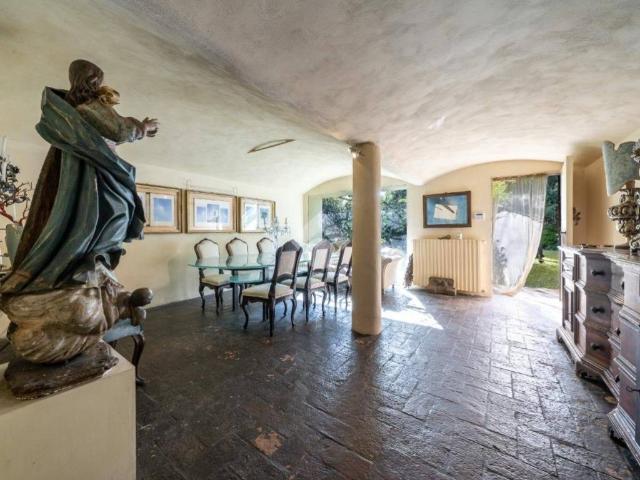 Villa Indipendente in vendita a Terra di Mezzo, Re