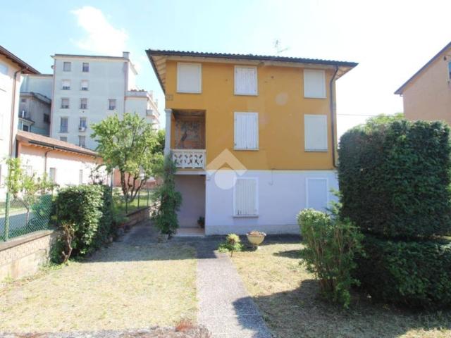 Villa Indipendente in vendita a Terra di Mezzo, Re