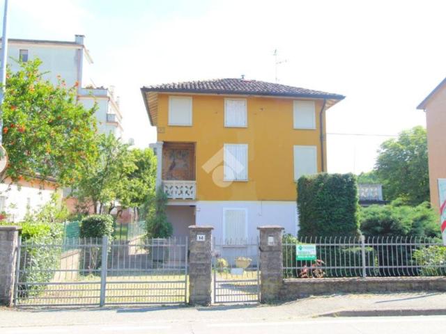 Villa Indipendente in vendita a Terra di Mezzo, Re