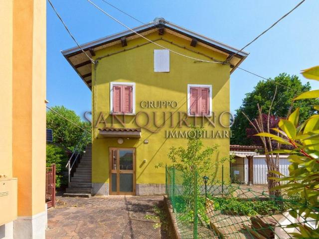 Villa Indipendente in vendita a Terra di Mezzo, Re