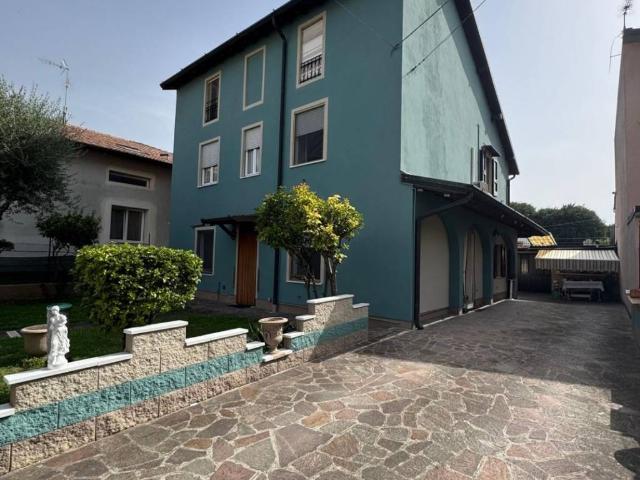 Villa Indipendente in vendita a Bagnolo Mella, Brescia