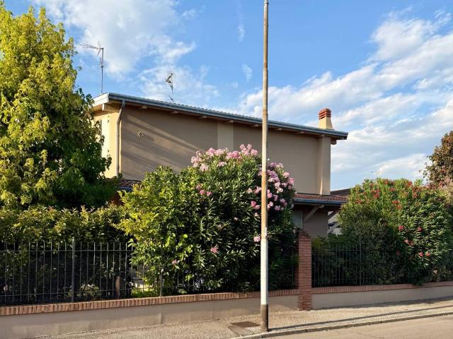 Villa Indipendente in vendita a Bagnolo Mella, Lombardia
