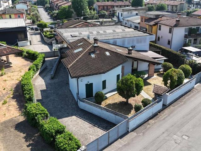 Villa Indipendente in vendita a Bagnolo Mella, Lombardia