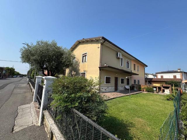 Villa Indipendente in vendita a Bagnolo Mella, Lombardia