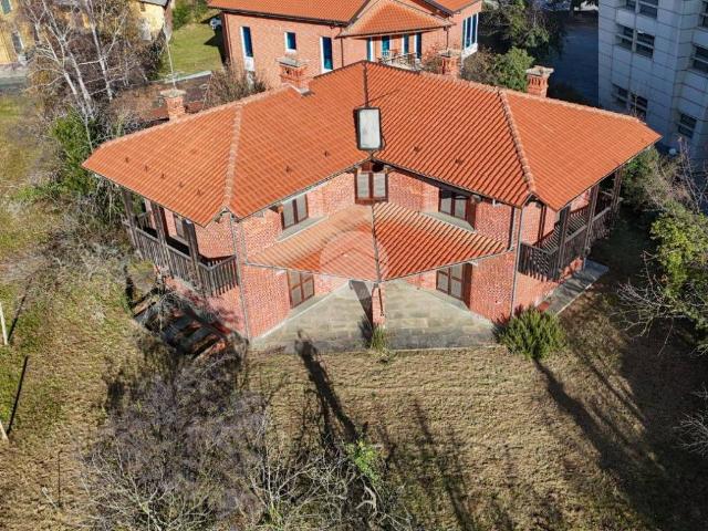 Villa Indipendente in vendita a Piemonte, Cuneo