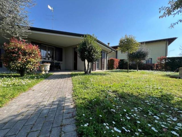 Villa Indipendente in vendita a Ponte Travetti, Bagnolo San Vito