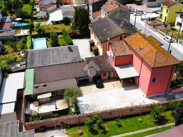 Villa Indipendente in vendita a Ponte Travetti, Bagnolo San Vito