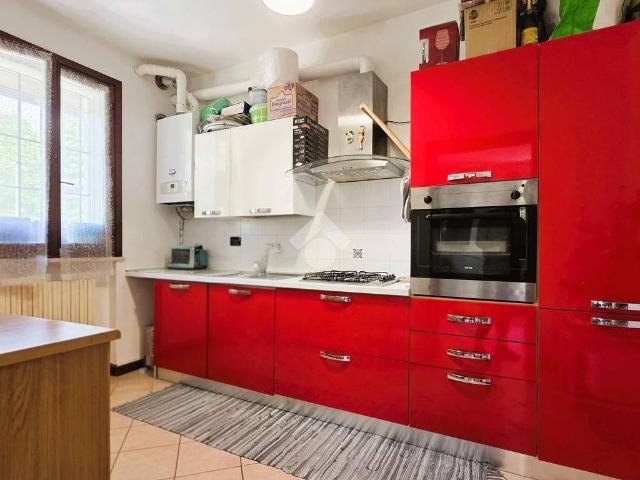 Villa Indipendente in vendita a Bagnolo San Vito, Lombardia