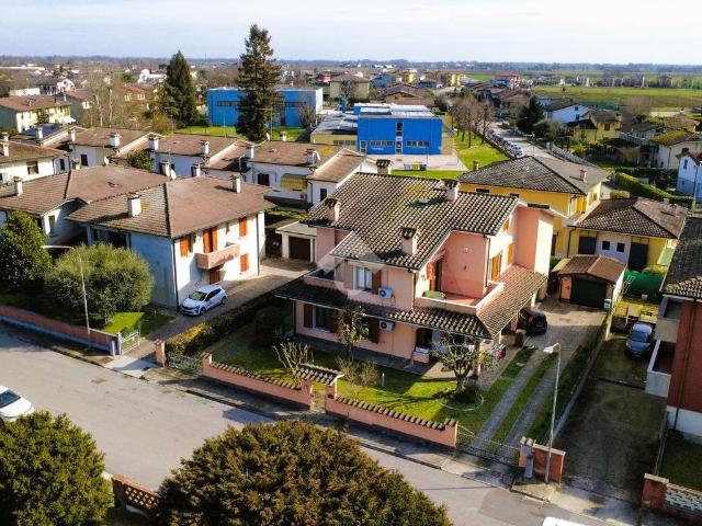 Villa Indipendente in vendita a Ponte Travetti, Bagnolo San Vito