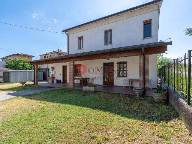 Villa Indipendente in vendita a Bagnolo San Vito, Lombardia