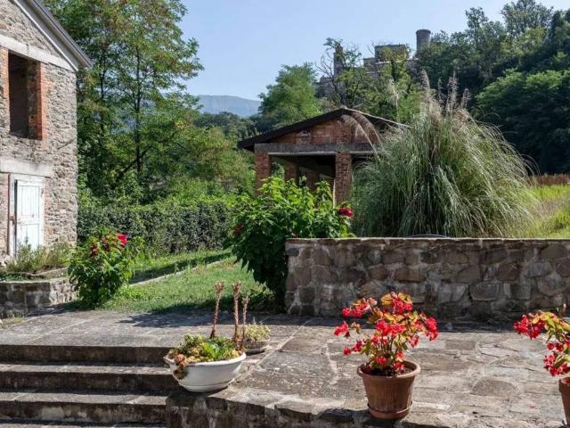 Villa Indipendente in vendita a Unione di comuni Montana Lunigiana, Bagnone