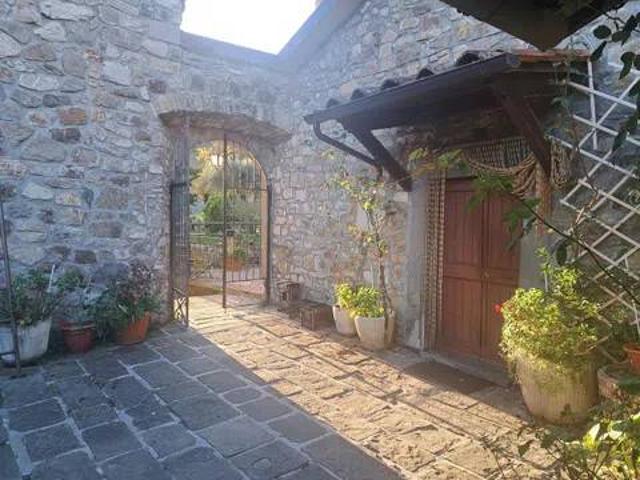 Villa Indipendente in vendita a Unione di comuni Montana Lunigiana, Bagnone
