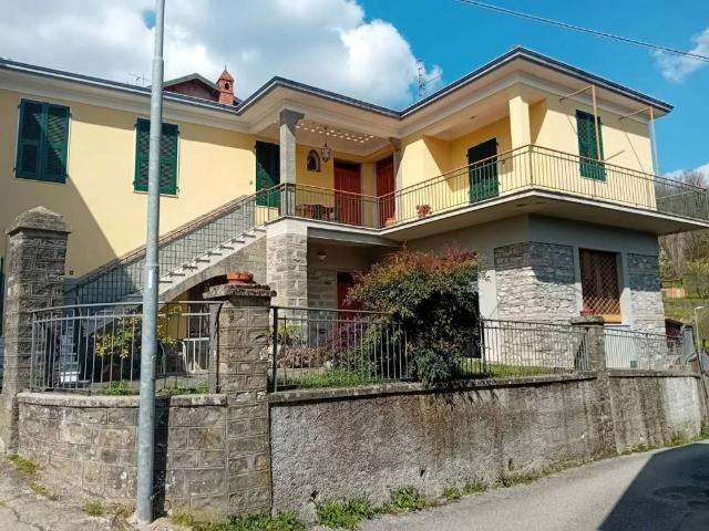 Villa Indipendente in vendita a Unione di comuni Montana Lunigiana, Bagnone