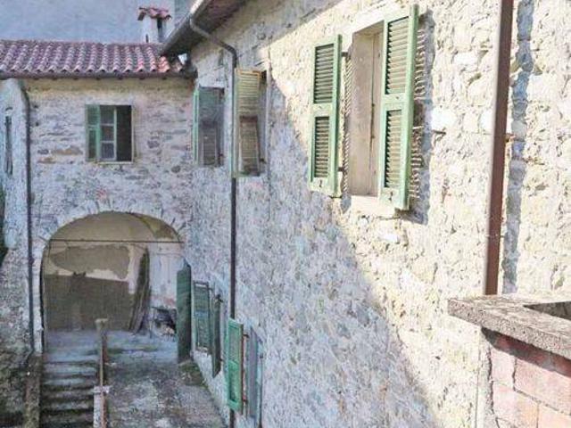 Villa Indipendente in vendita a Unione di comuni Montana Lunigiana, Bagnone