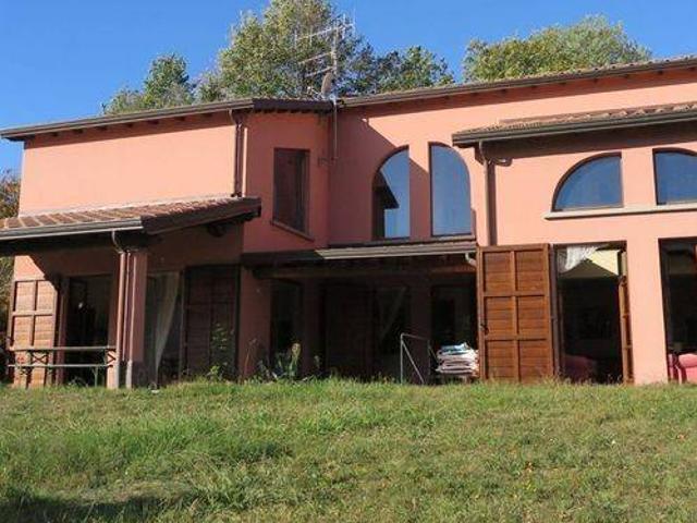 Villa Indipendente in vendita a Unione di comuni Montana Lunigiana, Bagnone