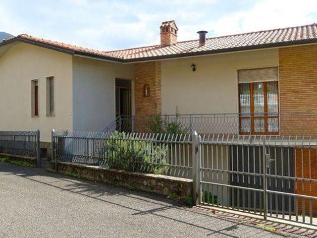 Villa Indipendente in vendita a Unione di comuni Montana Lunigiana, Bagnone