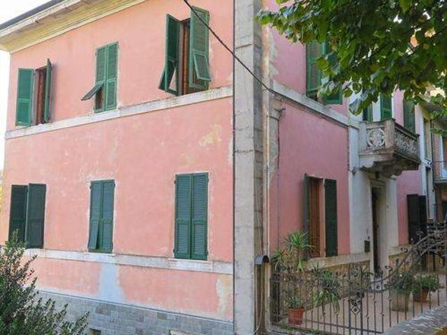 Villa Indipendente in vendita a Unione di comuni Montana Lunigiana, Bagnone