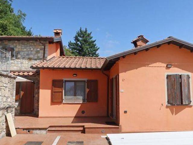 Villa Indipendente in vendita a Unione di comuni Montana Lunigiana, Bagnone