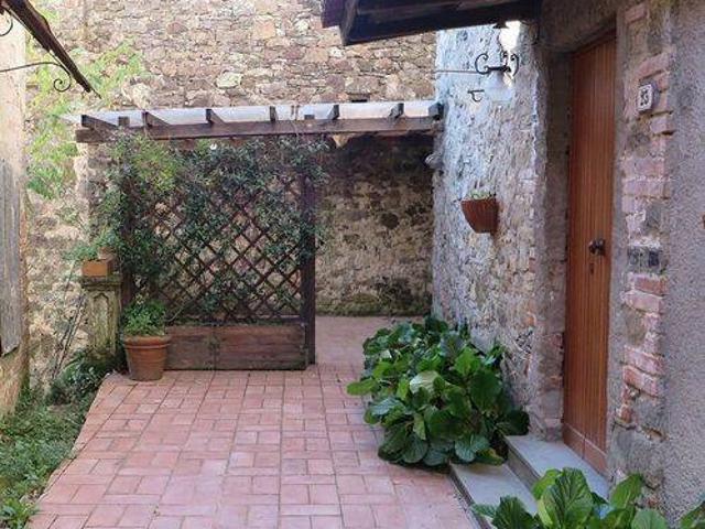 Villa Indipendente in vendita a Unione di comuni Montana Lunigiana, Bagnone