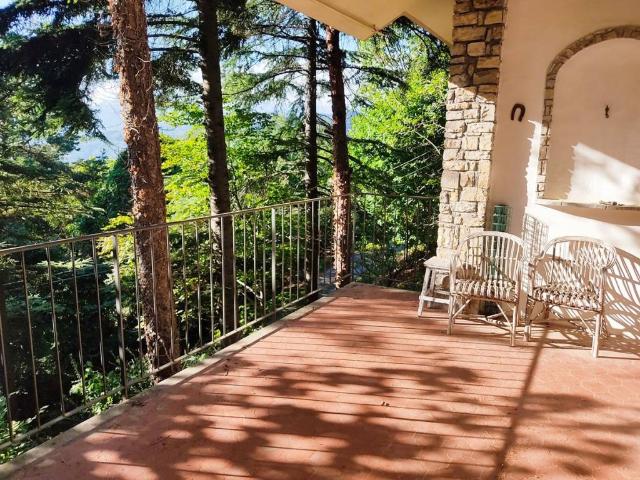 Villa Indipendente in vendita a Bajardo, Liguria