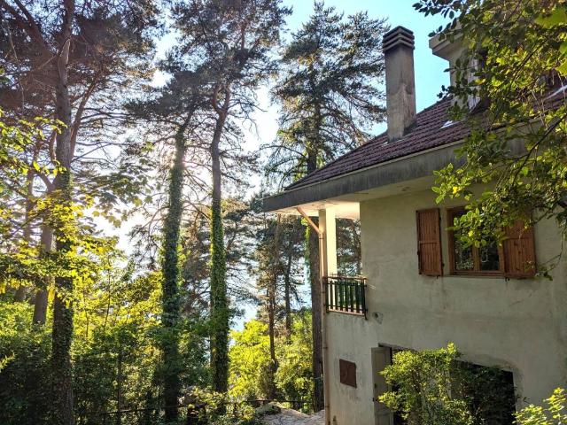 Villa Indipendente in vendita a Bajardo, Liguria