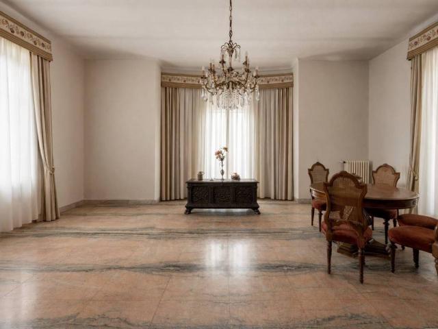 Villa Indipendente in vendita a Unione Montana di Comuni delle Valli di Lanzo, Ceronda e Casternone, Piemonte