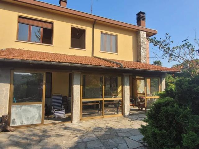 Villa Indipendente in vendita a Il Pilonetto, Piemonte