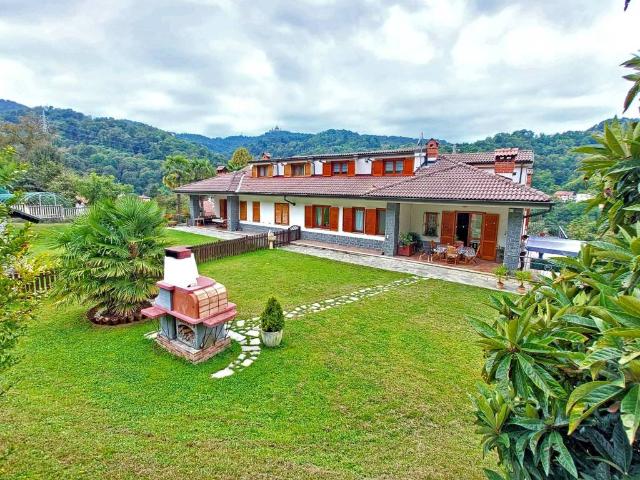 Villa Indipendente in vendita a Il Pilonetto, Piemonte