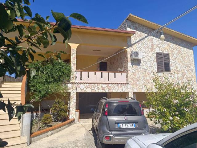Villa Indipendente in vendita a Balestrate, Sicilia