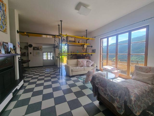 Villa Indipendente in vendita a Balestrino, Liguria