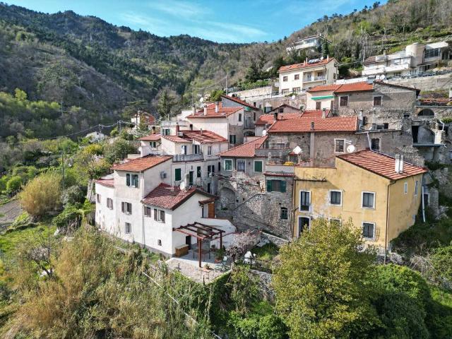 Villa Indipendente in vendita a Balestrino, Liguria