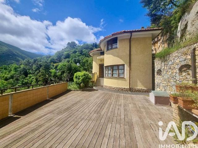 Villa Indipendente in vendita a Balestrino, Liguria