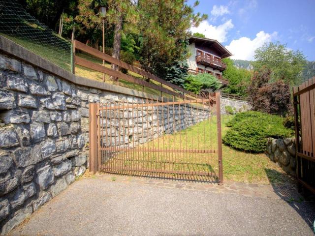 Villa Indipendente in vendita a Ballabio Inferiore, Ballabio