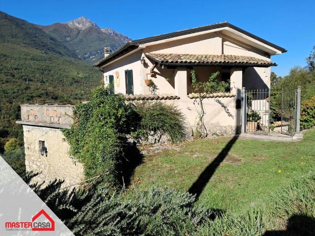 Villa Indipendente in vendita a Balsorano, Abruzzo