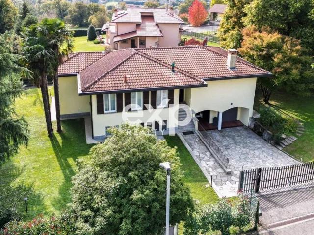 Villa Indipendente in vendita a Barasso, Lombardia
