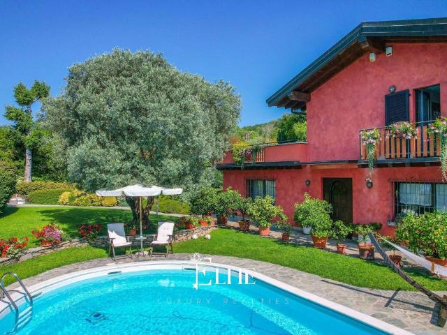 Villa Indipendente in vendita a Barasso, Lombardia