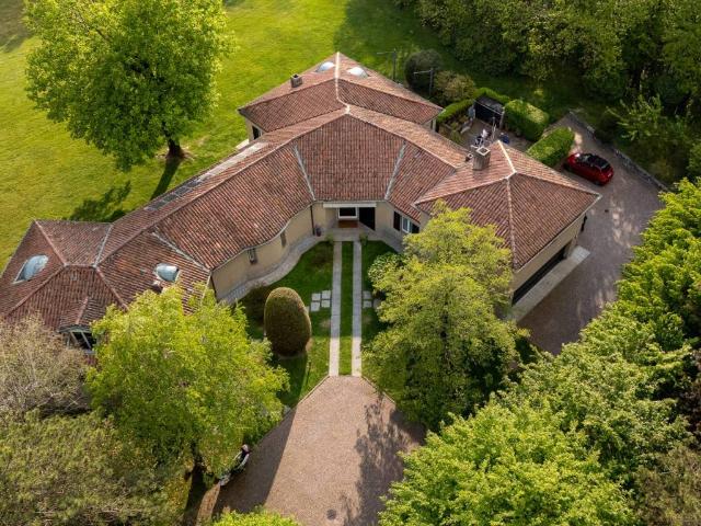 Villa Indipendente in vendita a Barasso, Lombardia