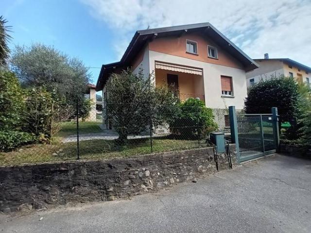 Villa Indipendente in vendita a Cassini, Barasso