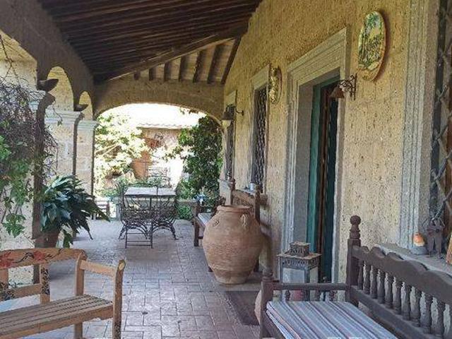 Villa Indipendente in vendita a Barbarano Romano, Lazio