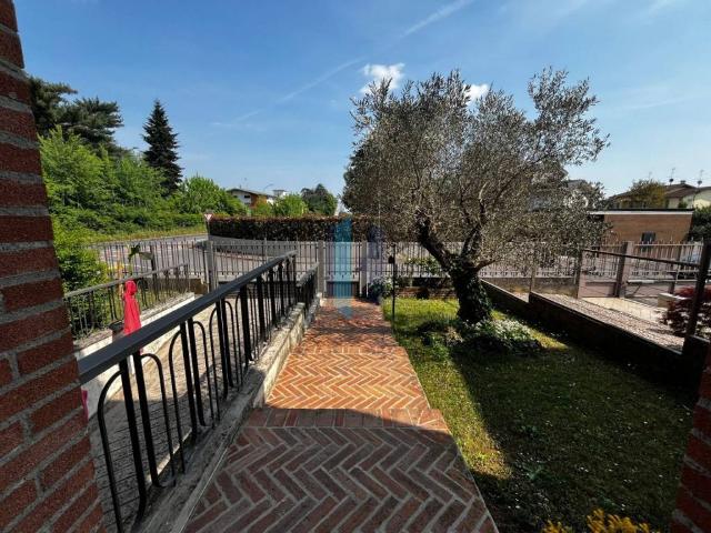 Villa Indipendente in vendita a Barbariga, Lombardia