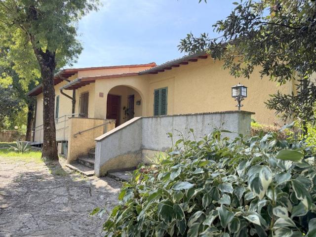 Villa Indipendente in vendita a Badia a Passignano, Sambuca