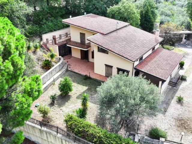 Villa Indipendente in vendita a Cannistrà, Barcellona Pozzo Di Gotto